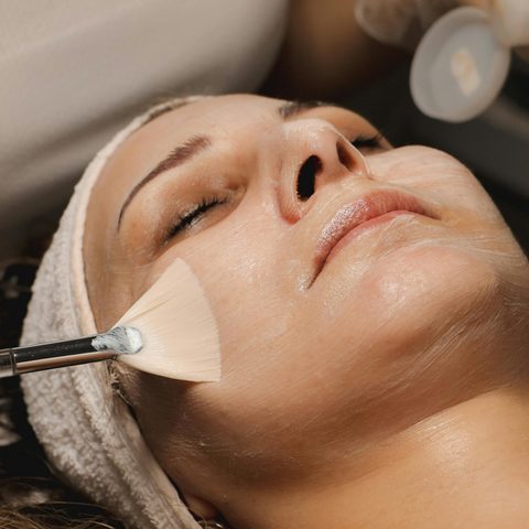 Renova - Rejuvenescimento através da associação de microagulhamento e dermaplaning